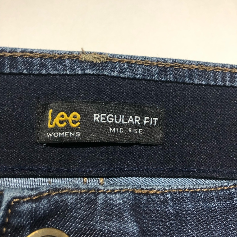 Lee Women’s Dark Blue Denim Mid Rise Capri Jeans Size 18W Medium - Picture 6 of 13